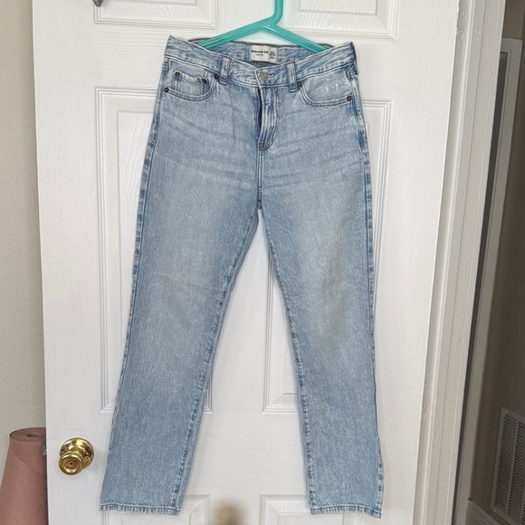 abercrombie kids Other - Abercrombie Kids Lightweight Loose Jeans. Light wash Sz 11/12 Regular
